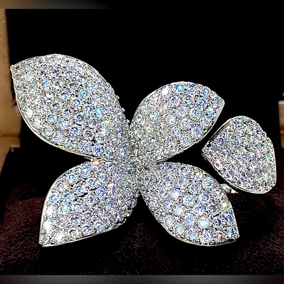 Floral Diamond Ring - Picture 4 of 4